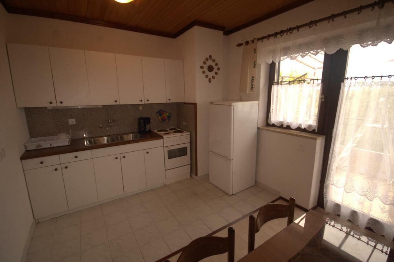 Apartments Cvelic Milovcic Malinska Ngoại thất bức ảnh