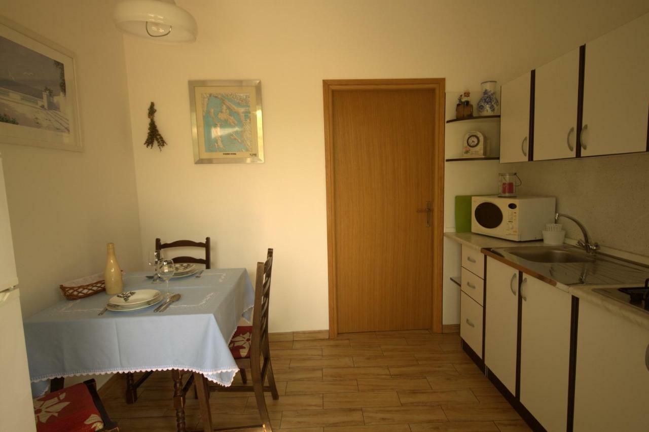 Apartments Cvelic Milovcic Malinska Ngoại thất bức ảnh
